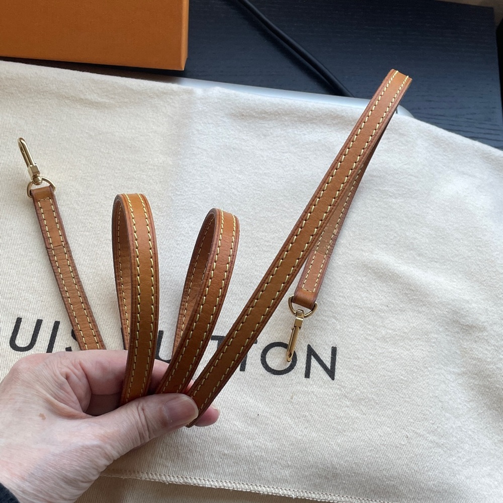 🌸🌸AUTHENTIC🌸🌸Louis Vuitton crossbody strap